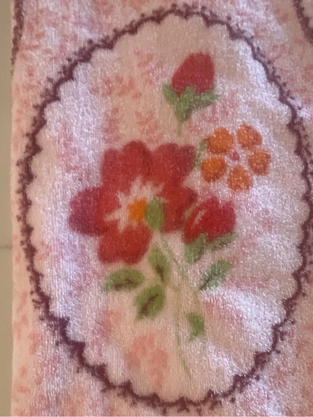 Set of 2 vintage Pink Floral Bath Towel Pair - Decorative Cotton Towels